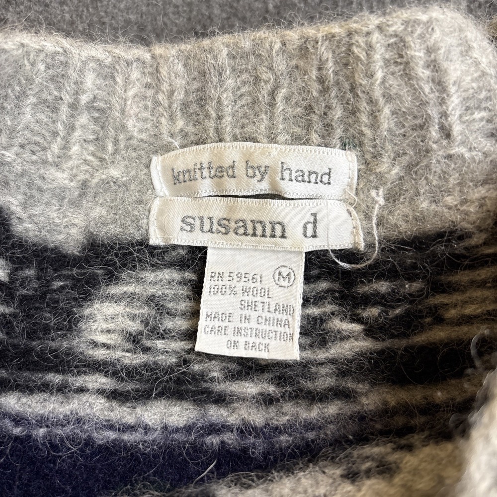 Susann D 100% Shetland Wool Hand-Knit Sweater Size Medium Farm Geese - Picture 3 of 7